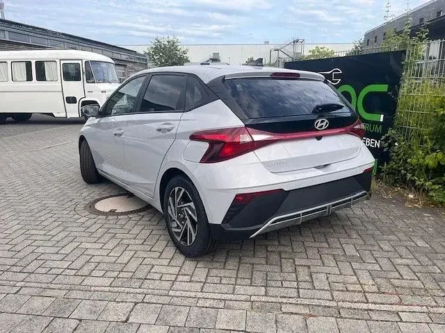 Neu Hyundai i20 Pure 79 PS (58 kW) 2026 Grau Kleinwagen