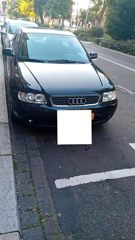 Blau Gebraucht 2002 Audi A3 Limousine | 900 € (Guter Preis) - Bild 1/4