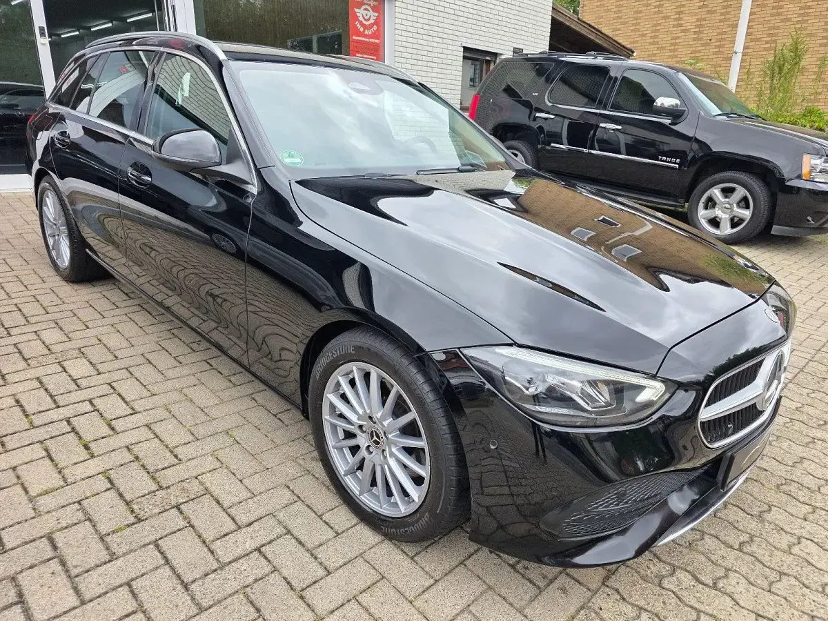 Gebraucht Mercedes C220 Avantgarde 200 PS (147 kW) 2021 Schwarz Kombi