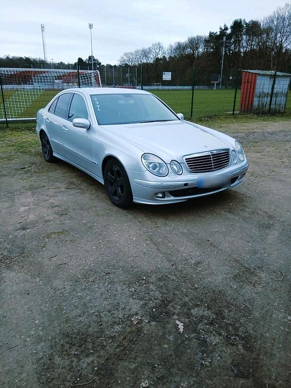 Gebraucht Mercedes E320 224 PS (164 kW) 2006 Silber Limousine
