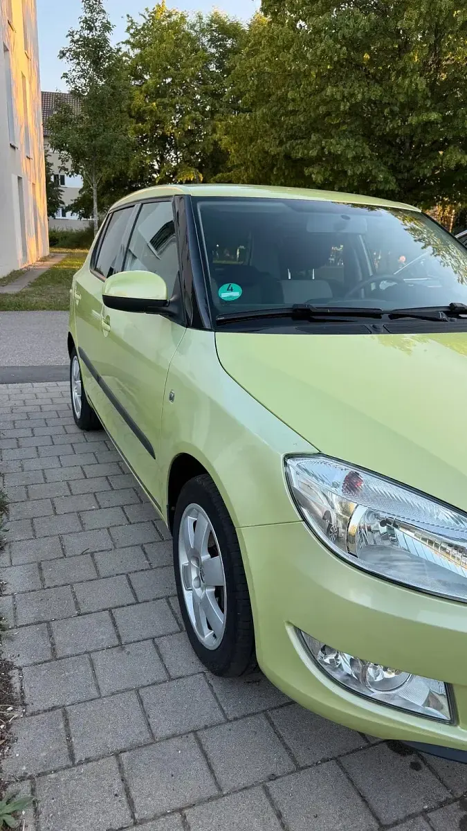 Gebraucht Skoda Fabia 86 PS (63 kW) 2013 Grün Limousine