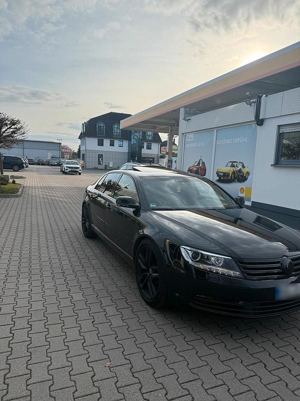 Second-hand VW Phaeton 239 CP (175 kW) 2014 Negru Berlinǎ