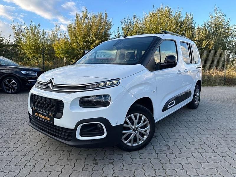 Weiß Gebraucht 2022 Citroën Berlingo Rip Curl Van / Kleinbus | 16.800 € (Superpreis) - Bild 1/4
