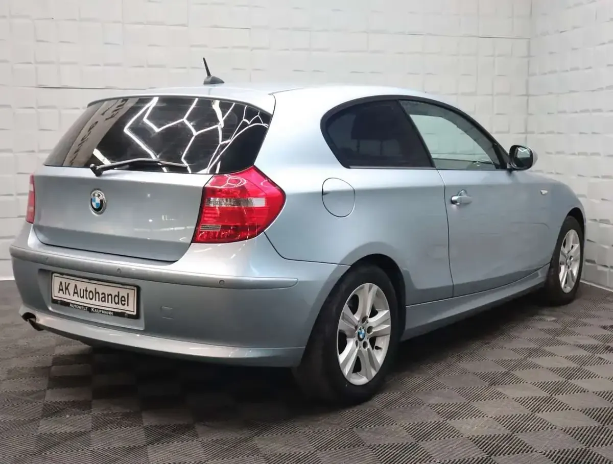 Gebraucht BMW 118 Advantage 143 PS (105 kW) 2011 Bluewater Kleinwagen