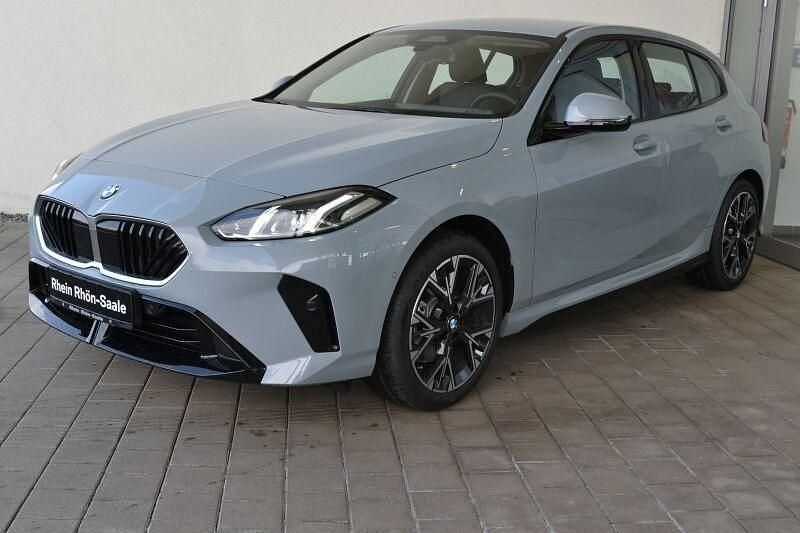 Neu BMW 120 Performance 156 PS (114 kW) 2026 M brooklyn grau metallic Kleinwagen