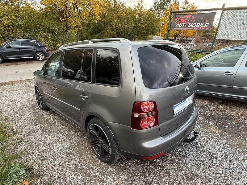 Gebraucht VW Touran 140 PS (102 kW) 2008 Braun Van / Kleinbus
