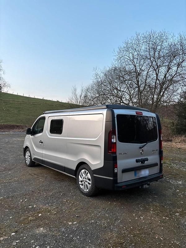 Gebraucht Renault Trafic 125 PS (91 kW) 2017 Silber Van / Kleinbus