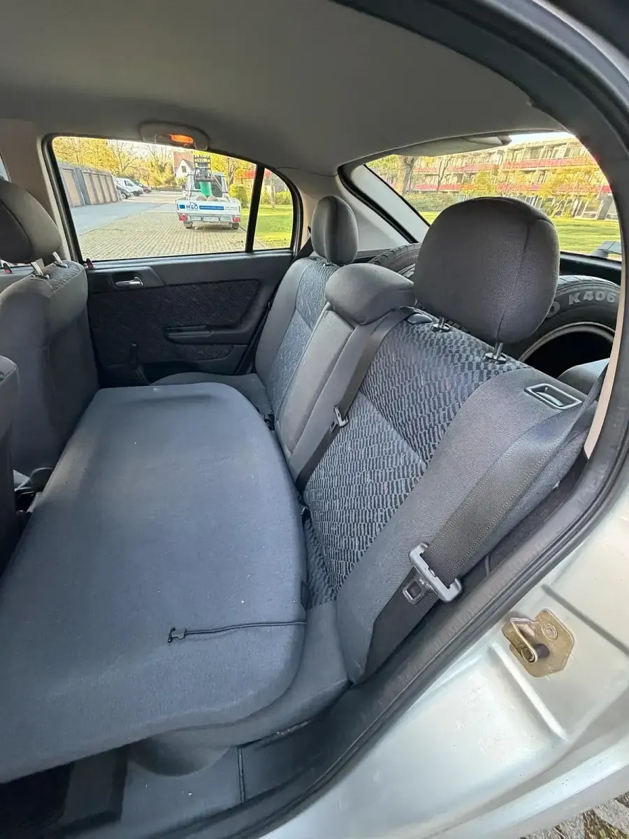 Second-hand Opel Astra 101 CP (74 kW) 2001 Argintiu Hatchback