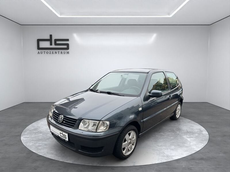 Grau Gebraucht 2001 VW Polo Limousine | 990 € (Guter Preis) - Bild 1/4