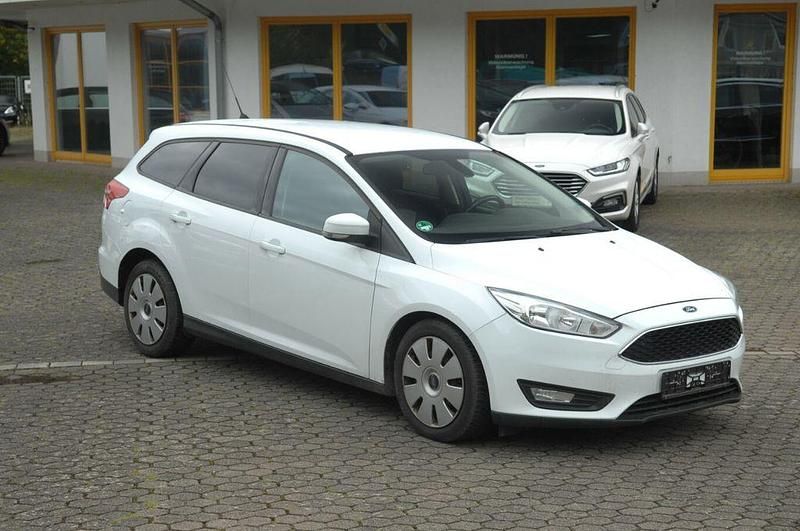 Usata Ford Focus 125 CV (91 kW) 2015 Bianco Berlina
