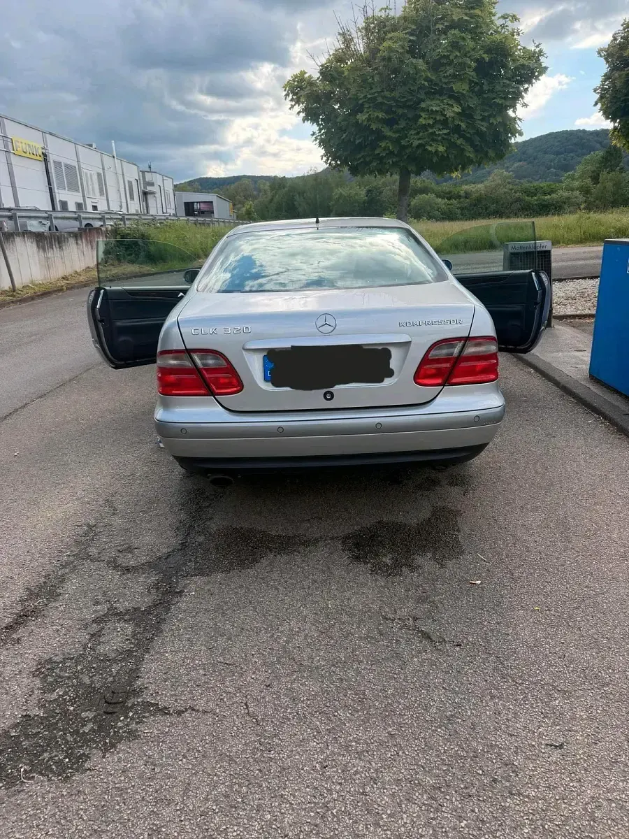 Gebraucht Mercedes CLK320 192 PS (141 kW) 1998 Silber Limousine