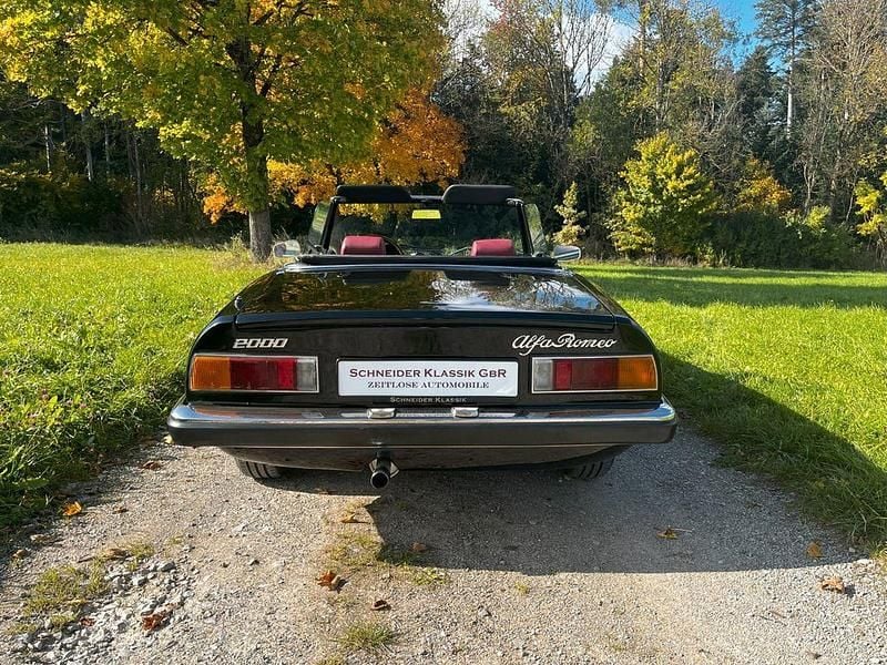 Gebraucht Alfa Romeo Spider Veloce 126 PS (92 kW) 1981 Schwarz Cabrio