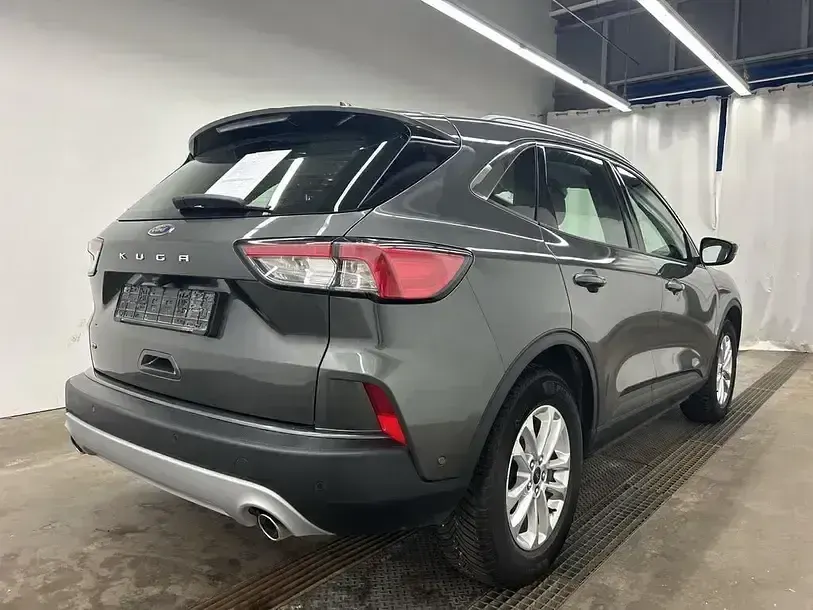 Gebraucht Ford Kuga Titanium 190 PS (139 kW) 2022 Grau SUV