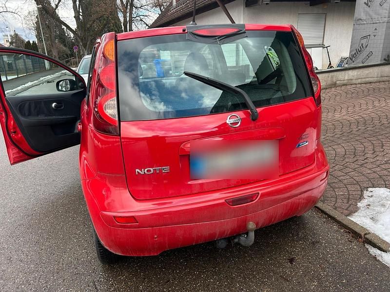 Gebraucht Nissan Note 88 PS (64 kW) 2010 Rot Kleinwagen