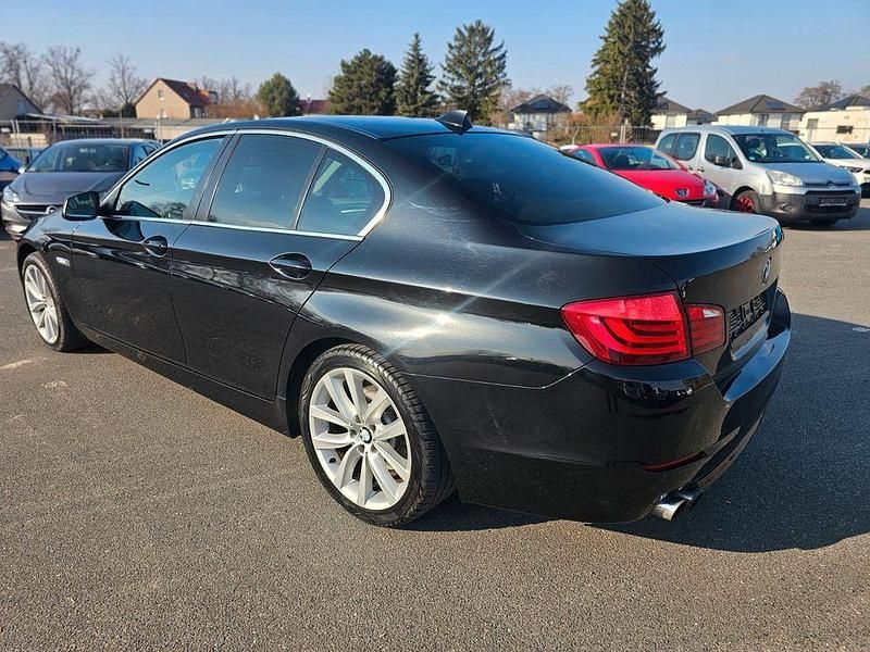 Gebraucht BMW 520 184 PS (135 kW) 2011 Schwarz Limousine