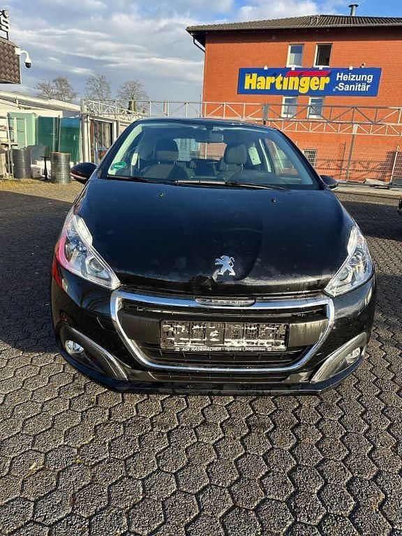 Gebraucht Peugeot 208 68 PS (50 kW) 2018 Schwarz Kleinwagen