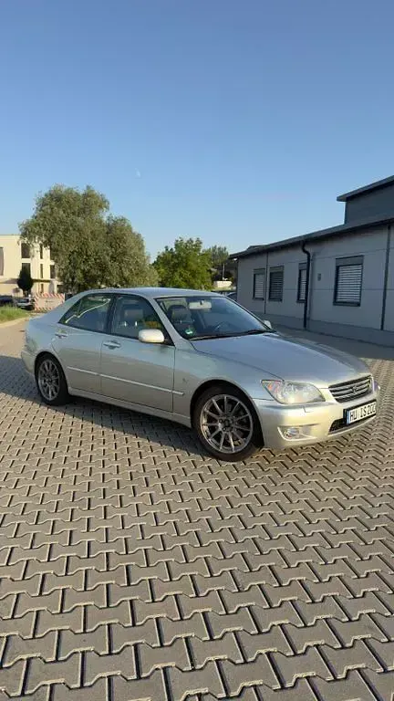 Gebraucht Lexus IS200 155 PS (114 kW) 2003 Silber Limousine