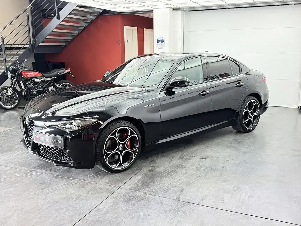 Second-hand Alfa Romeo Giulia Veloce 280 CP (205 kW) 2022 Negru Berlinǎ