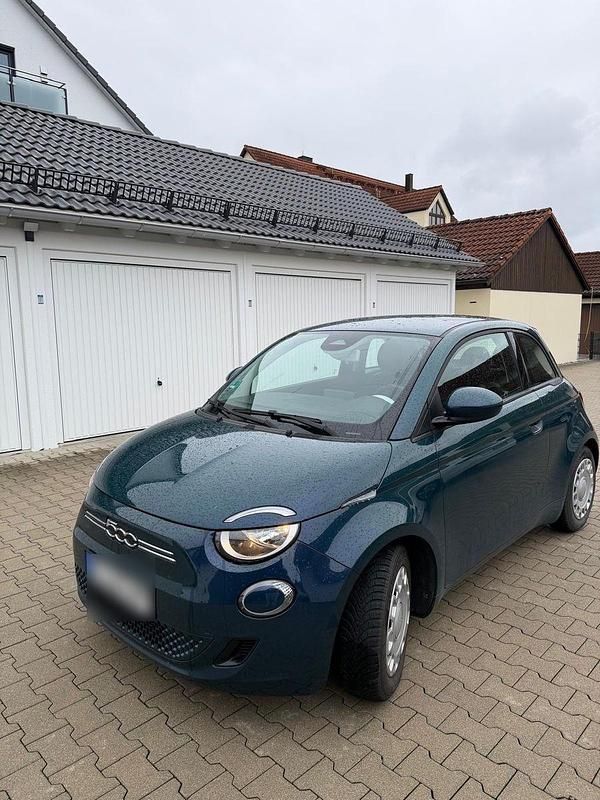 Gebraucht Fiat 500e 69 kW (95 PS) 2023 Blau Kleinwagen