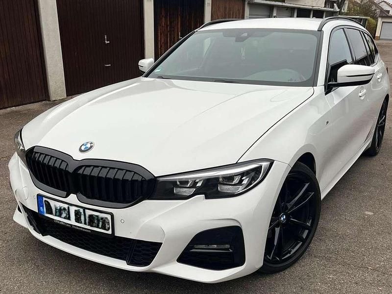 Weiß Gebraucht 2020 BMW 320 M Sport Kombi | 29.500 € (Guter Preis) - Bild 1/4