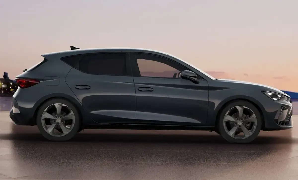 Nowe Cupra Leon 150 KM (110 kW) 2026 Niebieski Sedan/Limuzyna
