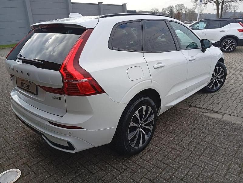 Gebraucht Volvo XC60 Plus 197 PS (144 kW) 2024 Weiß SUV