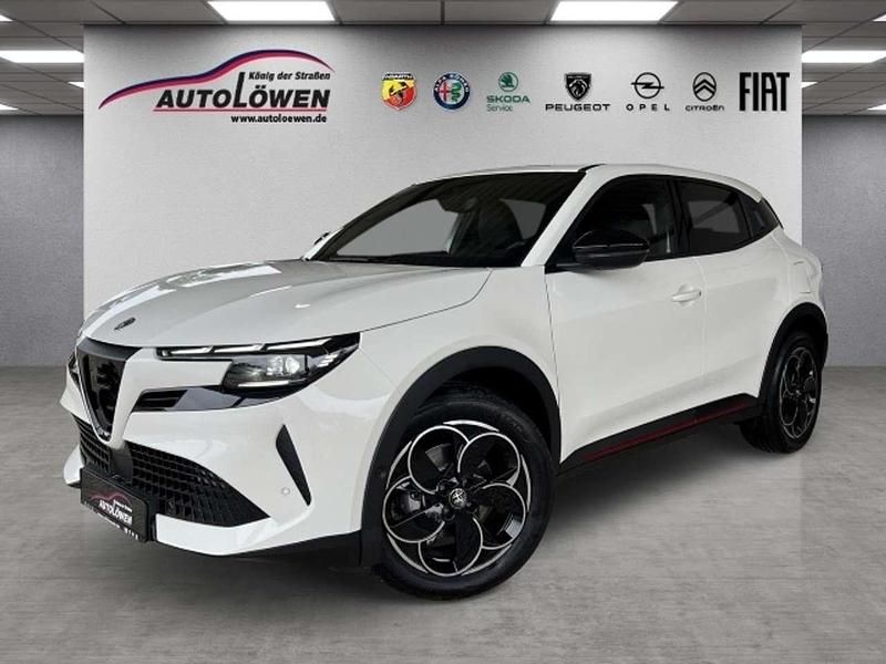 Weiß Gebraucht 2024 Alfa Romeo Junior Edizione Speciale SUV | 37.250 € (Fairer Preis) - Bild 1/4