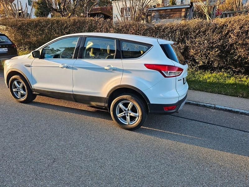 Gebraucht Ford Kuga Business Edition 120 PS (88 kW) 2016 Weiß SUV