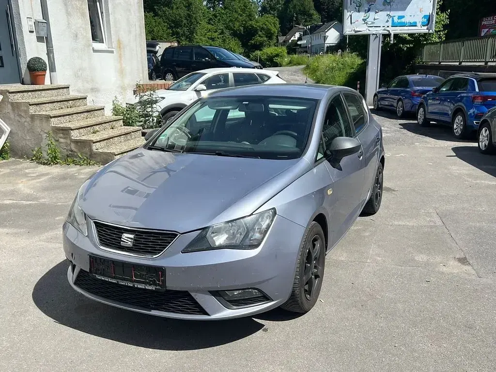 Używany Seat Ibiza Reference 75 KM (55 kW) 2015 Szary Sedan/Limuzyna