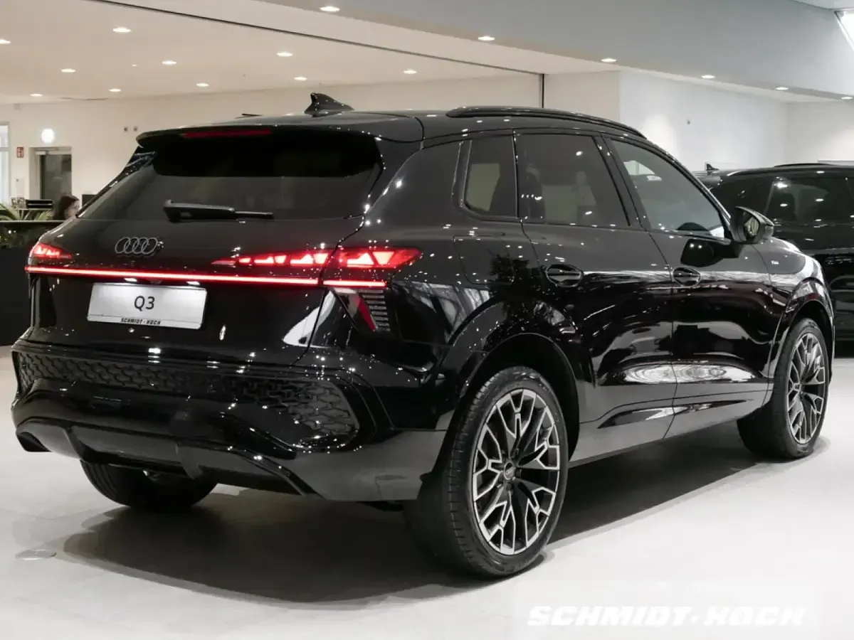 Neu Audi Q3 Comfort 150 PS (110 kW) 2025 Schwarz SUV