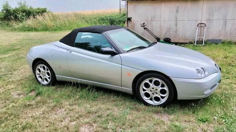 Gebraucht Alfa Romeo Spider 165 PS (121 kW) 2003 Silber Cabrio