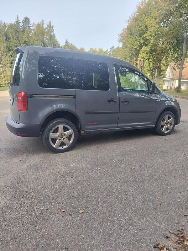 Grau Gebraucht 2019 VW Caddy Life Van / Kleinbus | 16.300 € (Etwas zu teuer) - Bild 1/4