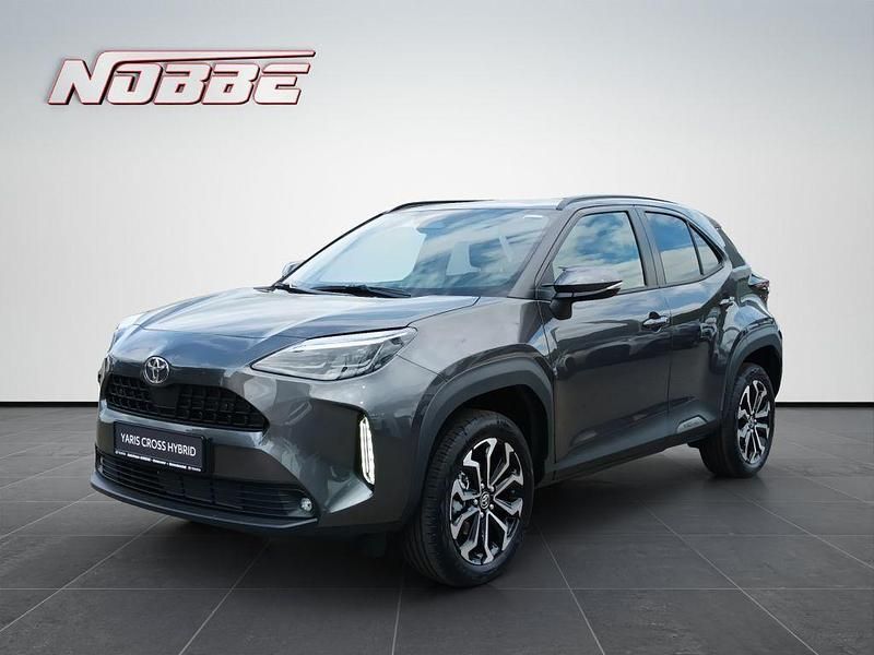 Marlingrau metallic Gebraucht 2024 Toyota Yaris Cross Team SUV | 27.900 € (Guter Preis) - Bild 1/4
