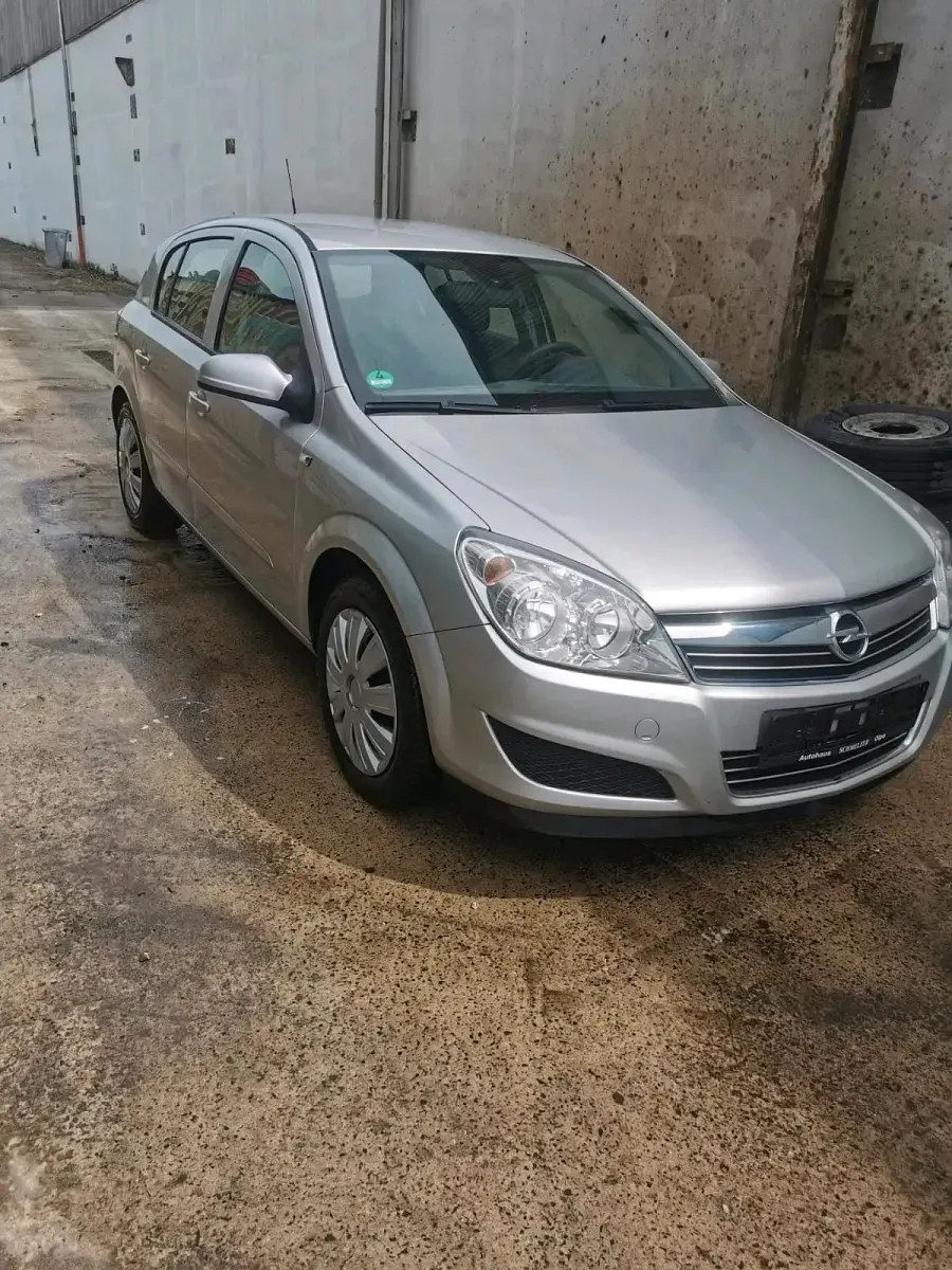 Gebraucht Opel Astra 90 PS (66 kW) 2007 Silber Kleinwagen