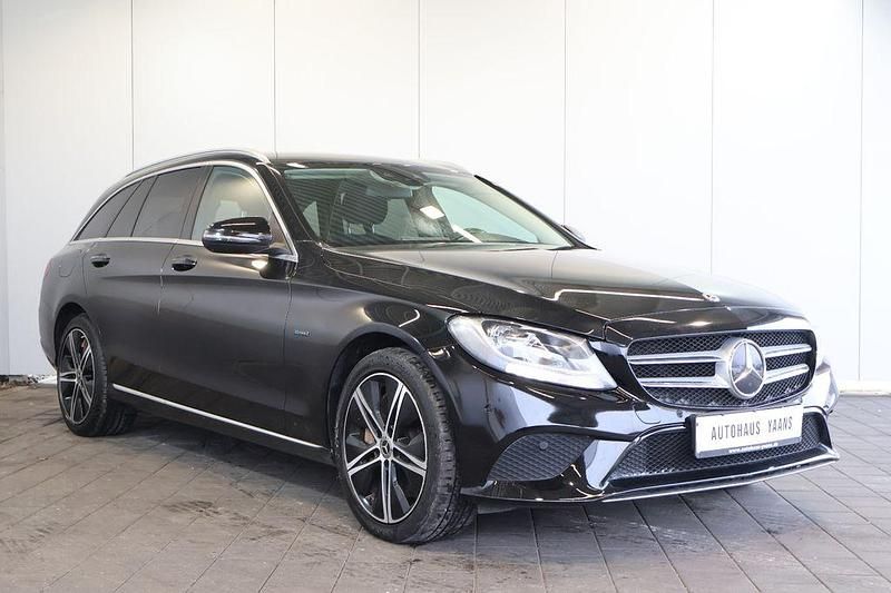 Gebraucht Mercedes C300e Avantgarde 306 PS (225 kW) 2020 Schwarz Limousine