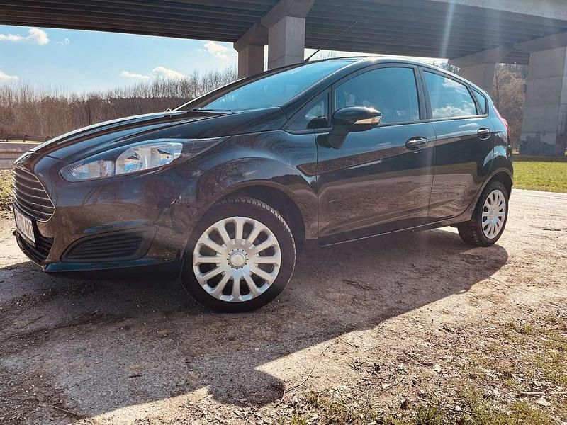 Gebraucht Ford Fiesta Trend 82 PS (60 kW) 2016 Limousine