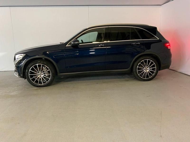 Gebraucht Mercedes GLC300e AMG 306 PS (225 kW) 2021 Cavansitblau metallic SUV