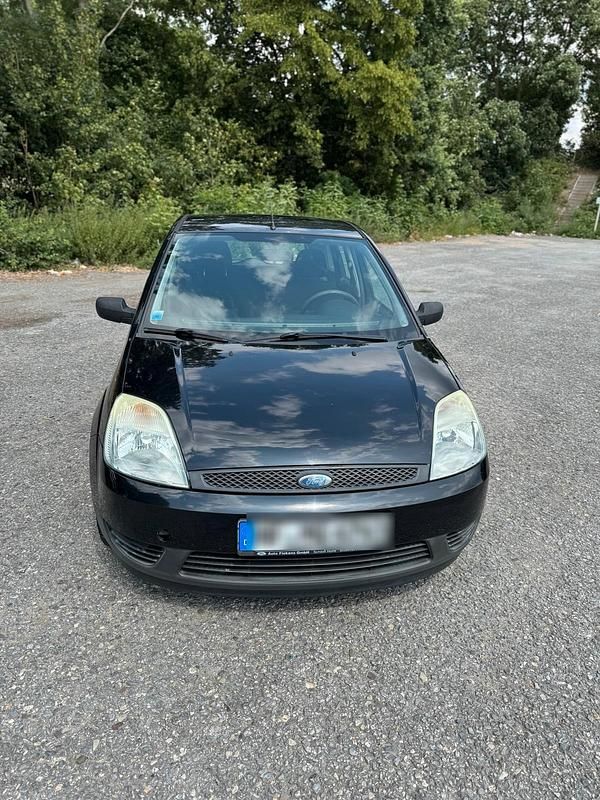 Schwarz Gebraucht 2004 Ford Fiesta Kleinwagen | 850 € (Guter Preis) - Bild 1/4