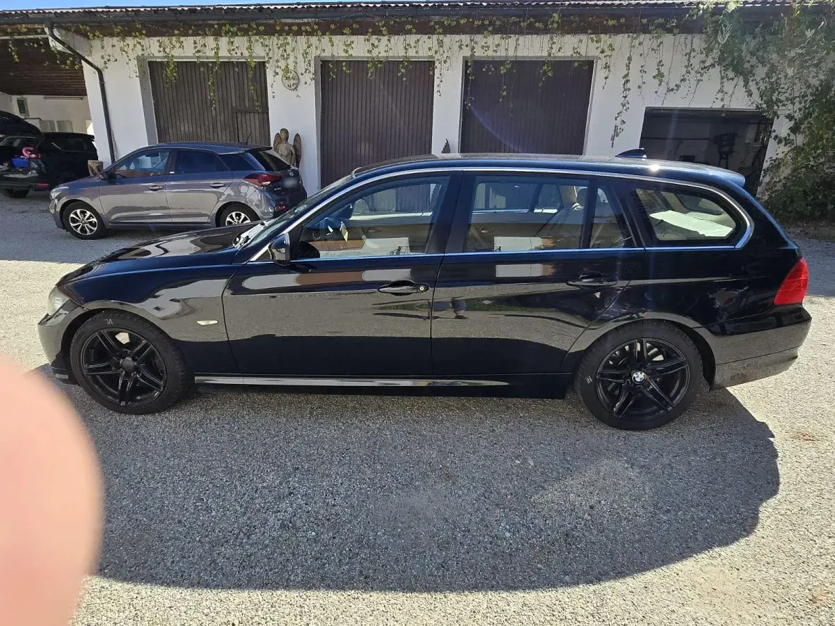 Gebraucht BMW 330 272 PS (200 kW) 2009 Blau Kombi