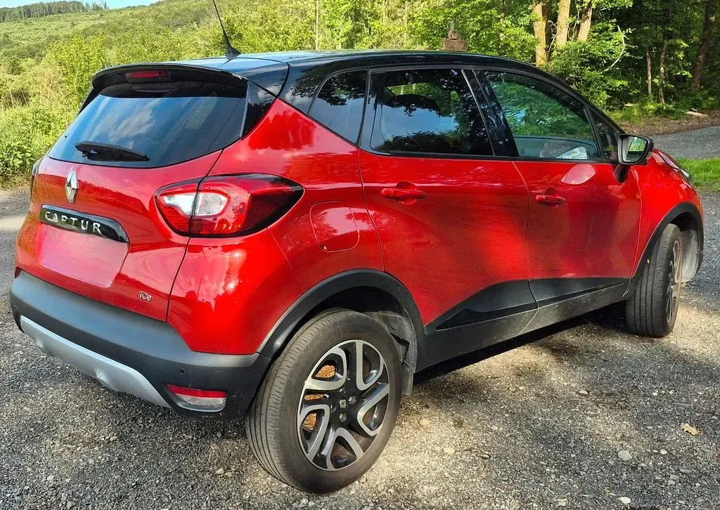Gebraucht Renault Captur XMOD 90 PS (66 kW) 2016 Rot SUV