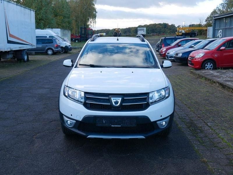 Weiß Gebraucht 2016 Dacia Sandero Prestige Kleinwagen | 4.299 € (Guter Preis) - Bild 1/4