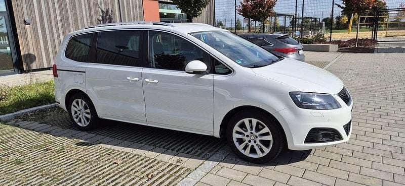 Weiß Gebraucht 2014 Seat Alhambra Ecomotive Van / Kleinbus | 14.900 € (Fairer Preis) - Bild 1/4