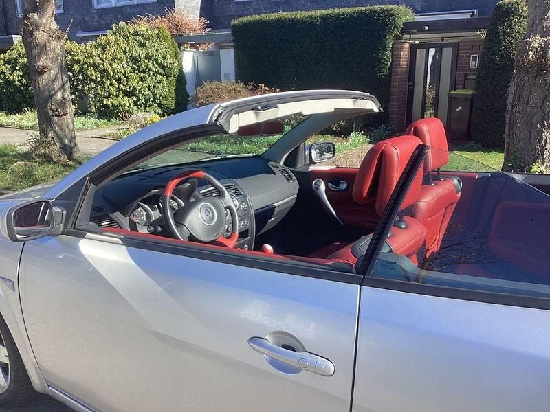 Gebraucht Renault Mégane Cabriolet Privilege 135 PS (99 kW) 2006 Silber Cabrio