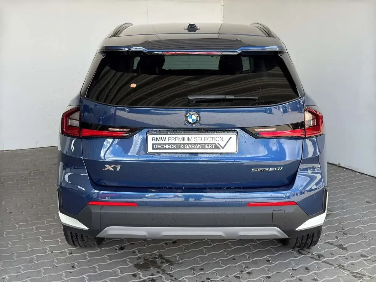 Gebraucht BMW X1 Sport Line 156 PS (114 kW) 2025 Blau SUV