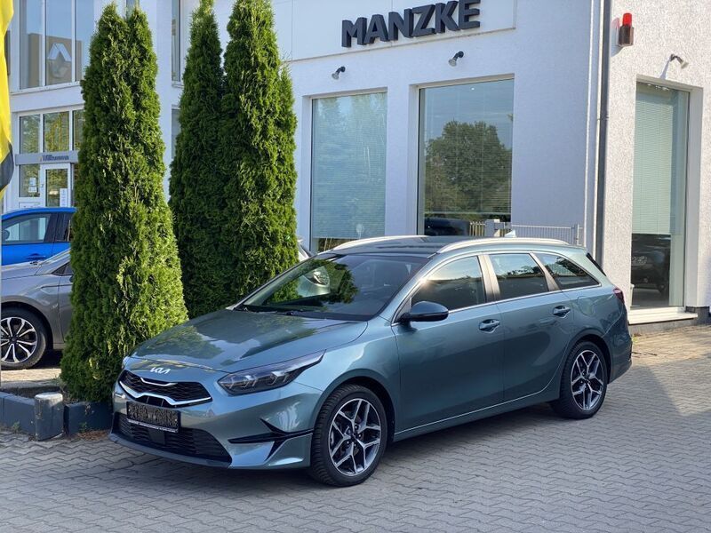 Yucca stahlgrau metallic Gebraucht 2022 Kia Ceed Sportswagon Spirit Kombi | 22.990 € (Fairer Preis) - Bild 1/4