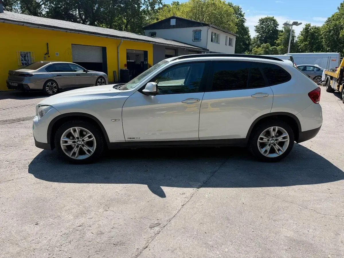 Gebraucht BMW X1 136 PS (100 kW) 2011 Weiß SUV