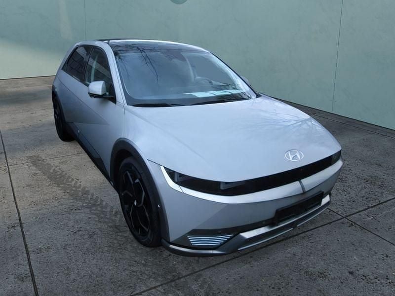 Grau Gebraucht 2024 Hyundai Ioniq Kleinwagen | 45.899 € - Bild 1/4