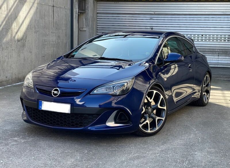 Blau Gebraucht 2013 Opel Astra GTC OPC Limousine | 14.690 € - Bild 1/4