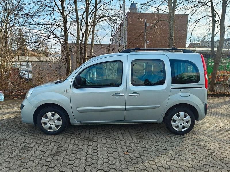 Gebraucht Renault Kangoo Expression 90 PS (66 kW) 2011 Silber Van / Kleinbus