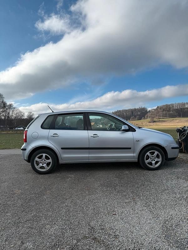 Gebraucht VW Polo 75 PS (55 kW) 2002 Silber Kleinwagen